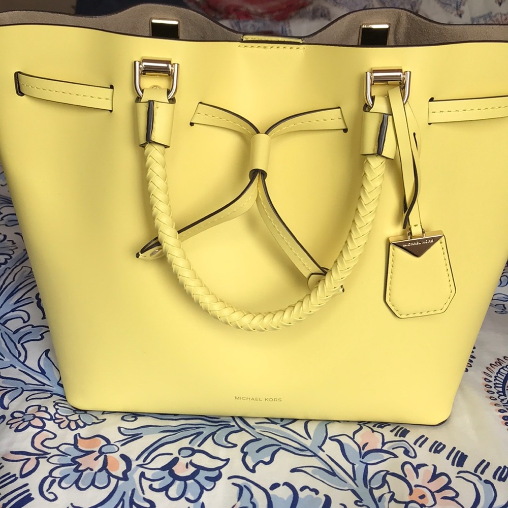 Women Michael Kors bag